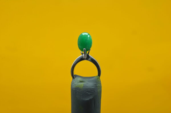 Panna 5.86 Carat