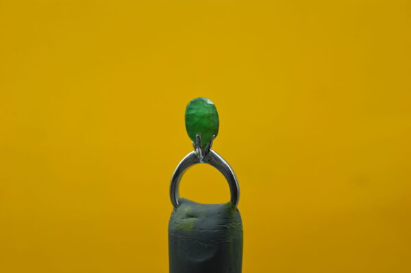 Panna 6.31 Carat