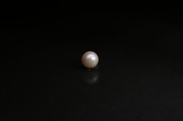 Pearl 9.89 Carat