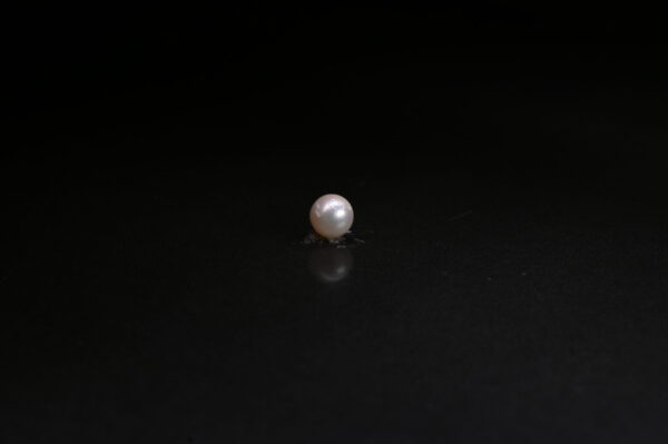Pearl 3.50 Carat
