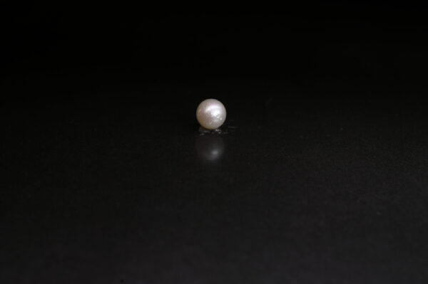 Pearl 3.92 Carat