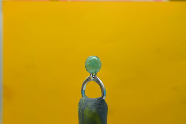 Panna 5.76 Carat