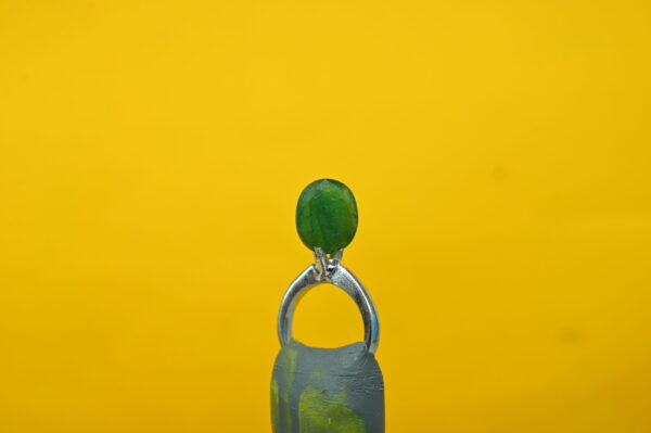 Panna 6.40 Carat