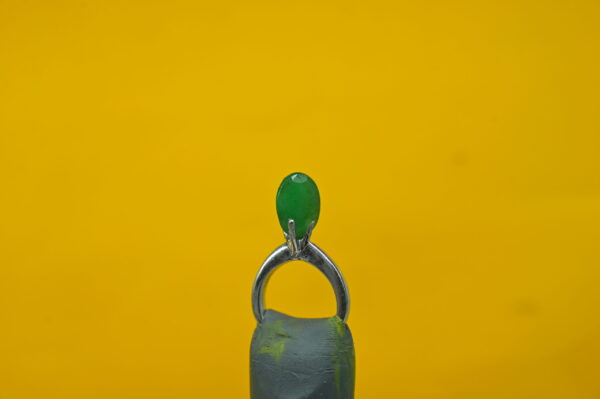 Panna 4.33 Carat