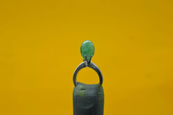 Panna 4.31 Carat