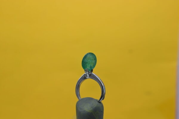 Panna 4.01 Carat
