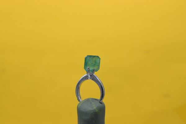 Panna 4.28 Carat