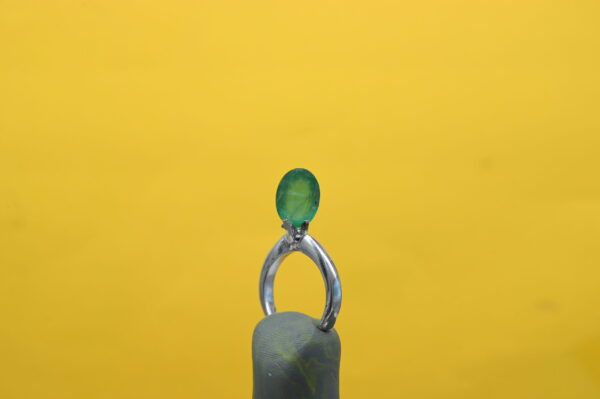 Panna 3.96 Carat