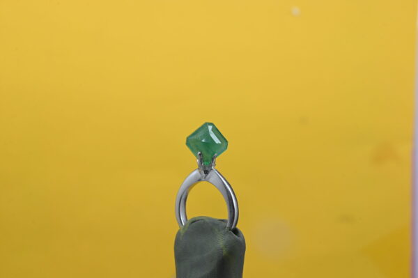 Panna 4.48 Carat - Image 3