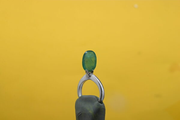Panna 4.37 Carat