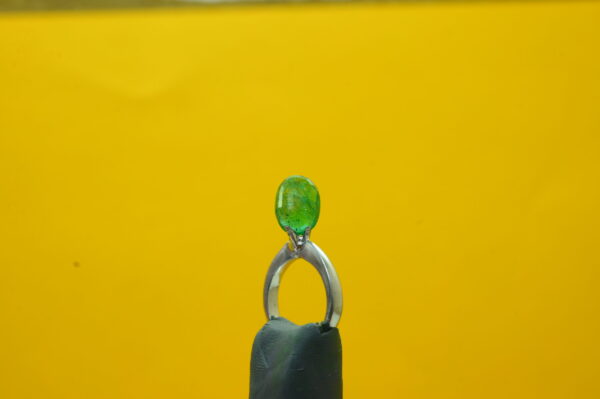 Panna 4.23 Carat